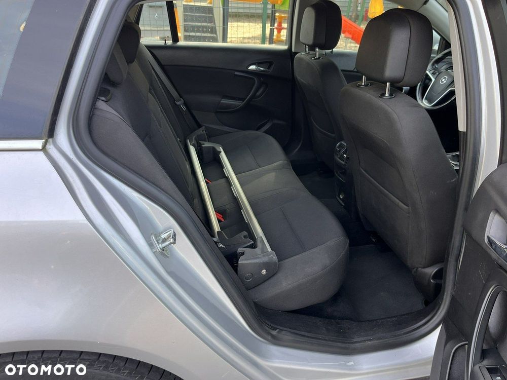 Opel Insignia - 8