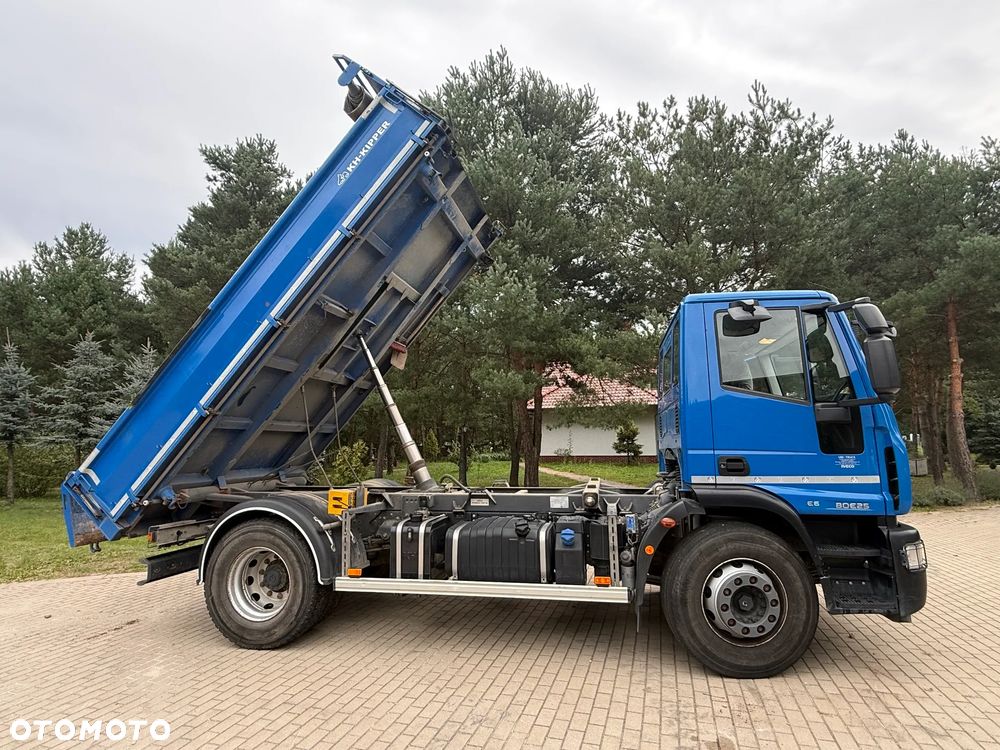 Iveco EUROCARGO ML180E25 - 1