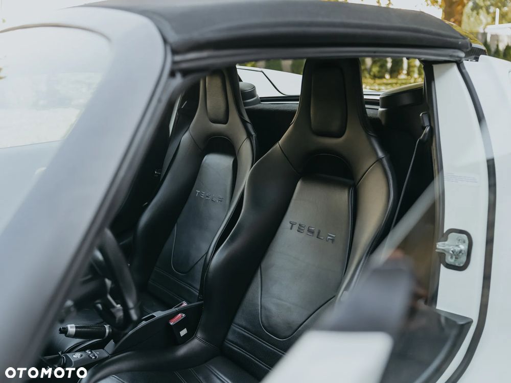 Tesla Roadster - 18