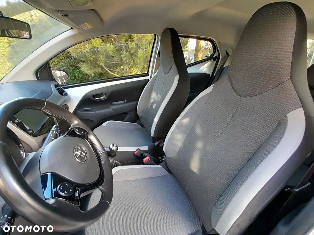 Toyota Aygo x-play - 29