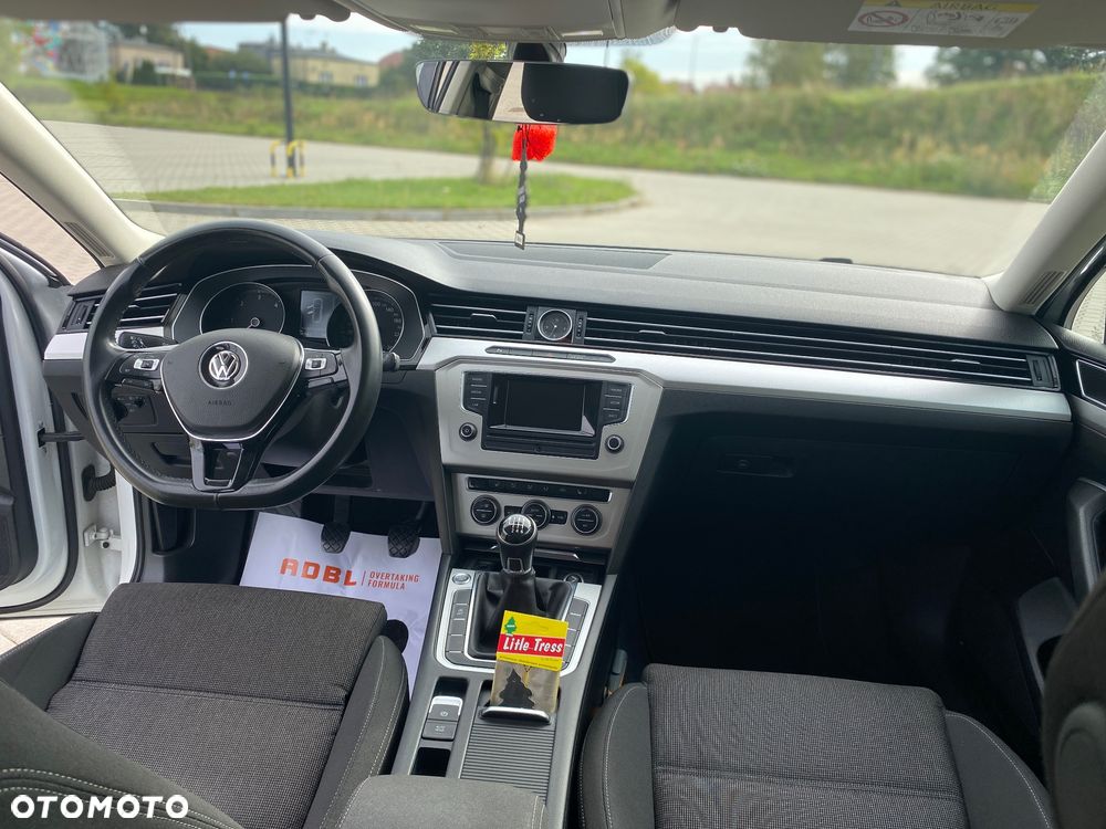 Volkswagen Passat 1.6 TDI BMT Comfortline - 10