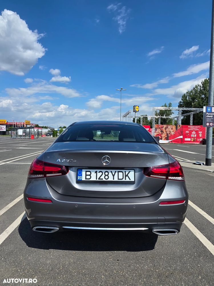 Mercedes-Benz A 250 e 8G-DCT Edition 2020 - 4
