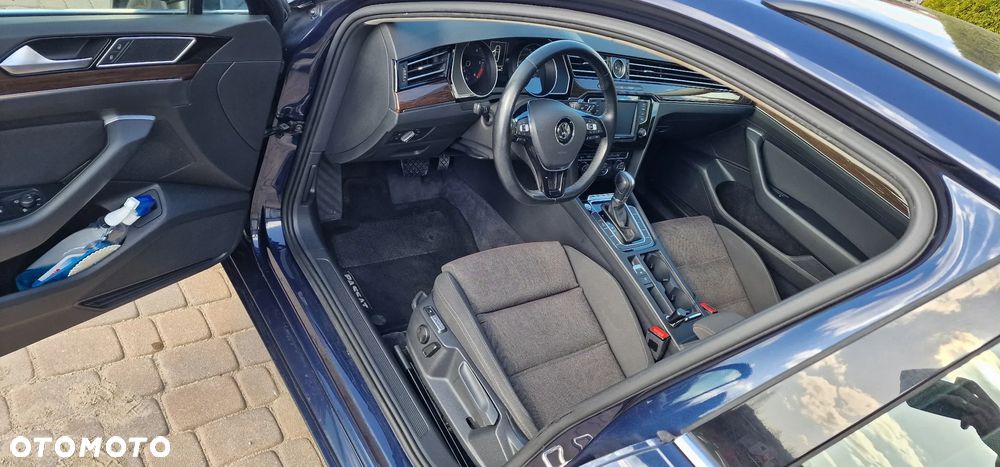 Volkswagen Passat - 5
