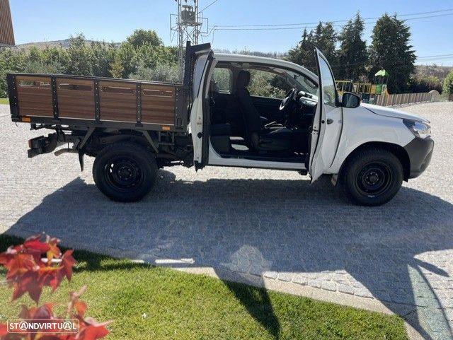 Toyota Hilux - 10