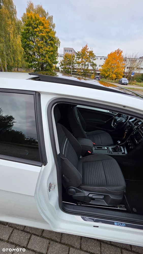 Volkswagen Golf - 16