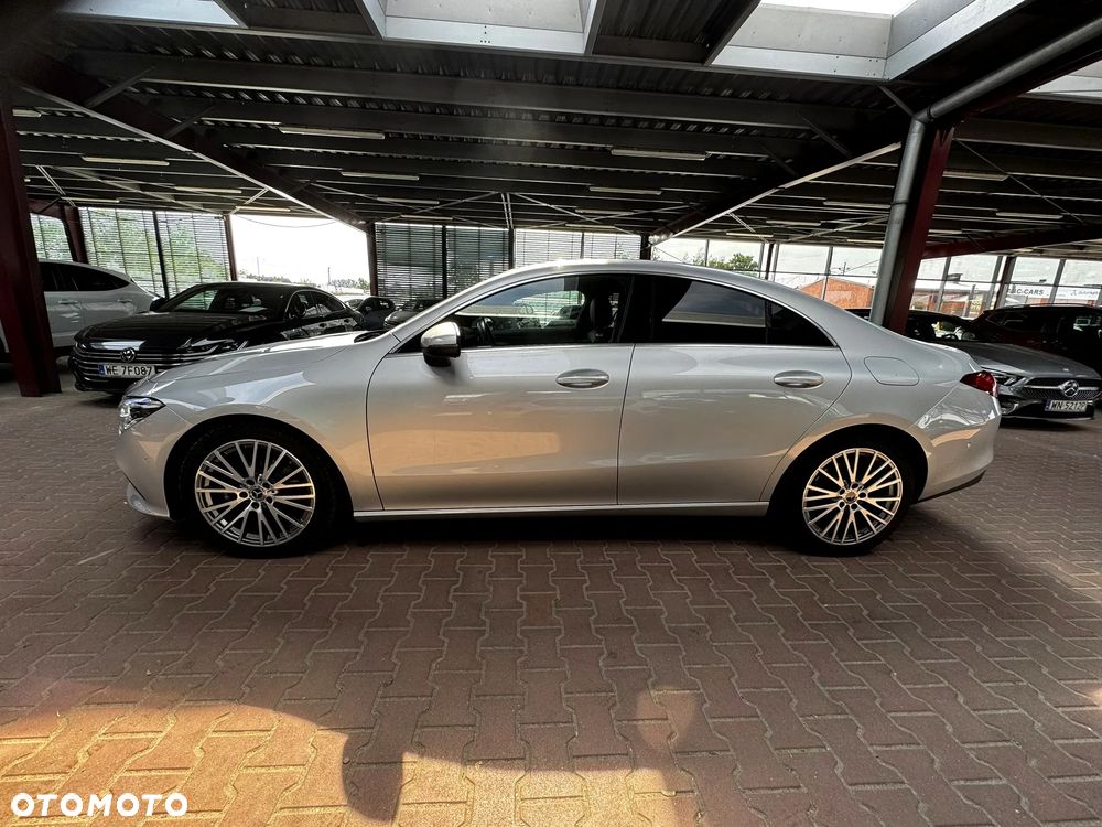 Mercedes-Benz CLA 200 Progressive 7G-DCT - 4