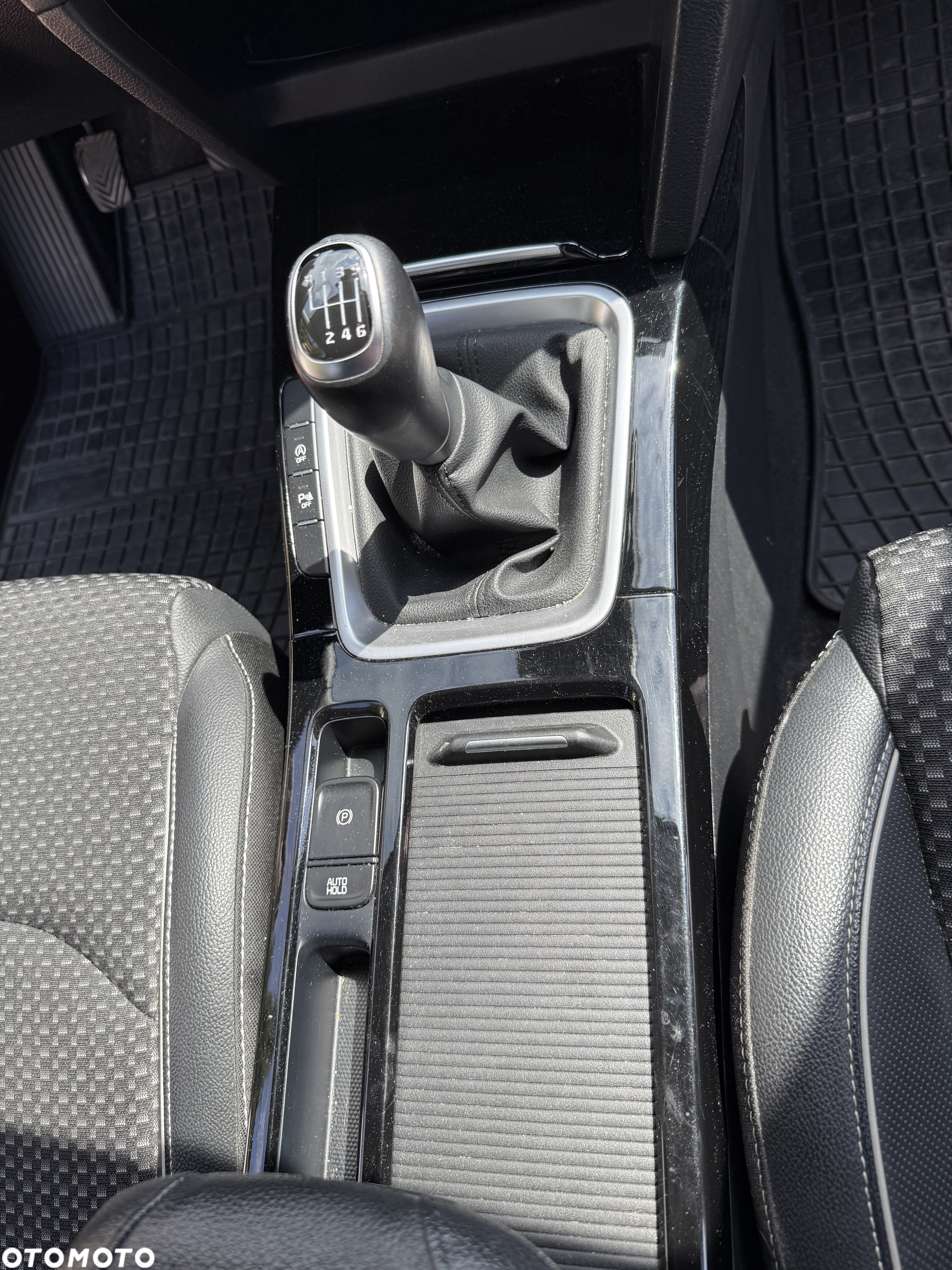 Kia XCeed 1.4 T-GDI L - 28