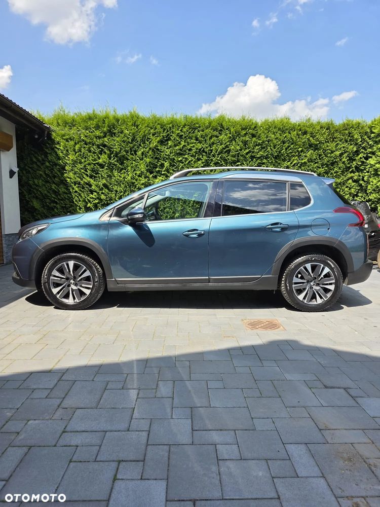Peugeot 2008 1.2 PureTech Allure S&S - 8