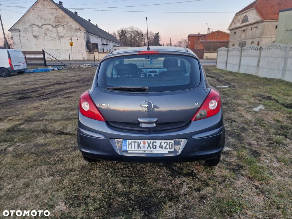 Opel Corsa 1.2 16V Innovation - 11