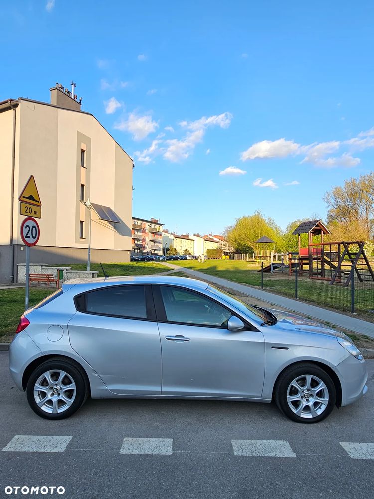 Alfa Romeo Giulietta 1.6 JTDM 16V - 9