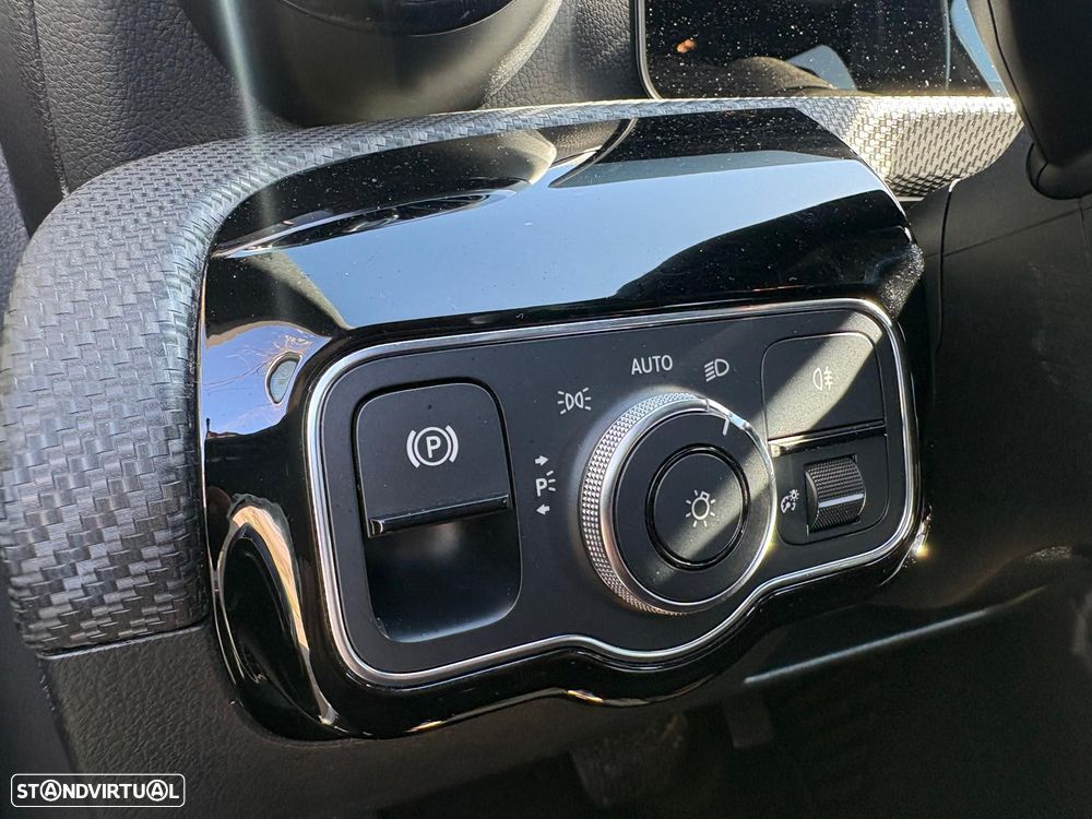 Mercedes-Benz A 180 d 8G-DCT - 11