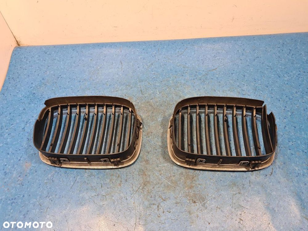 BMW 5 E39  ATRAPA / GRILL - 7