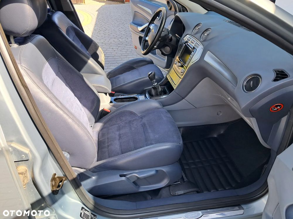 Ford Mondeo 2.5 Titanium X - 22