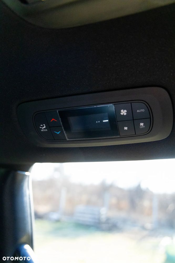 Chrysler Pacifica - 40