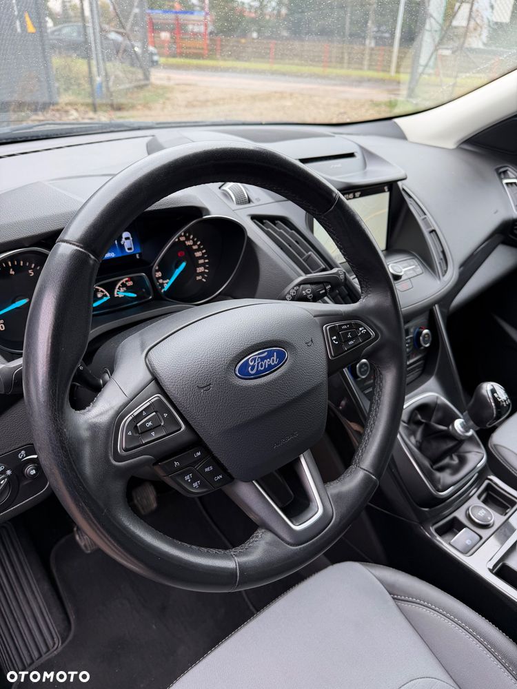 Ford Kuga - 17
