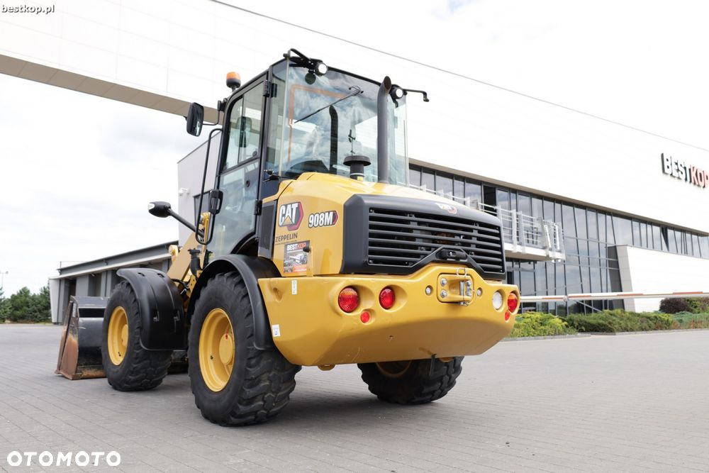 Caterpillar CAT 908M - 8