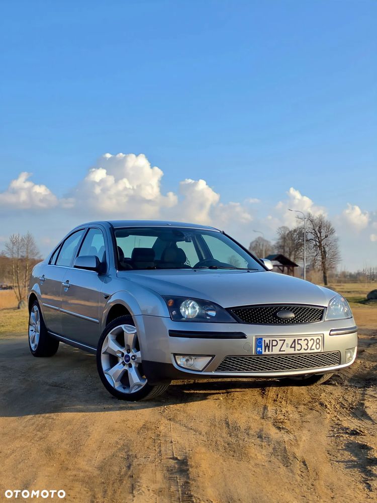 Ford Mondeo 2.0 Ghia - 18