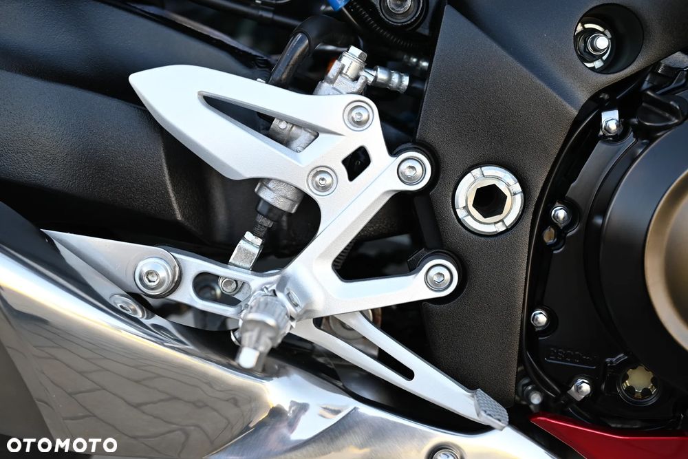 Suzuki GSX 1000 - 33