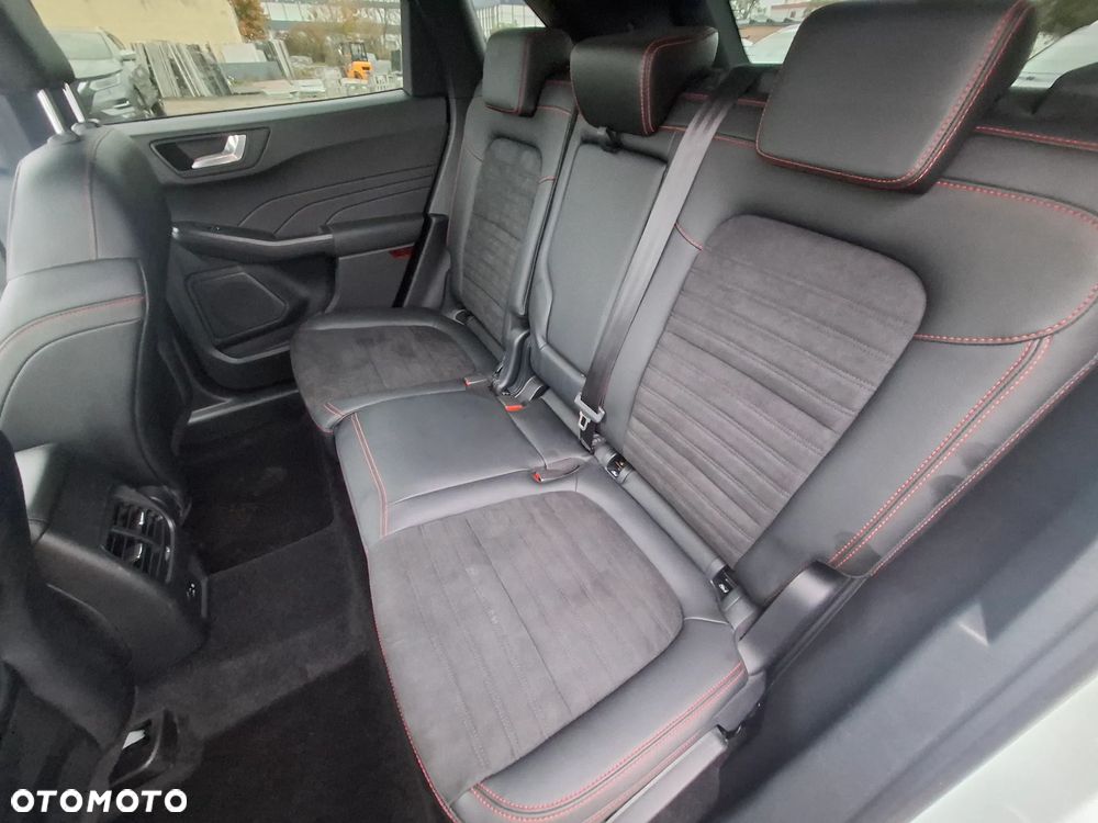 Ford Kuga - 13