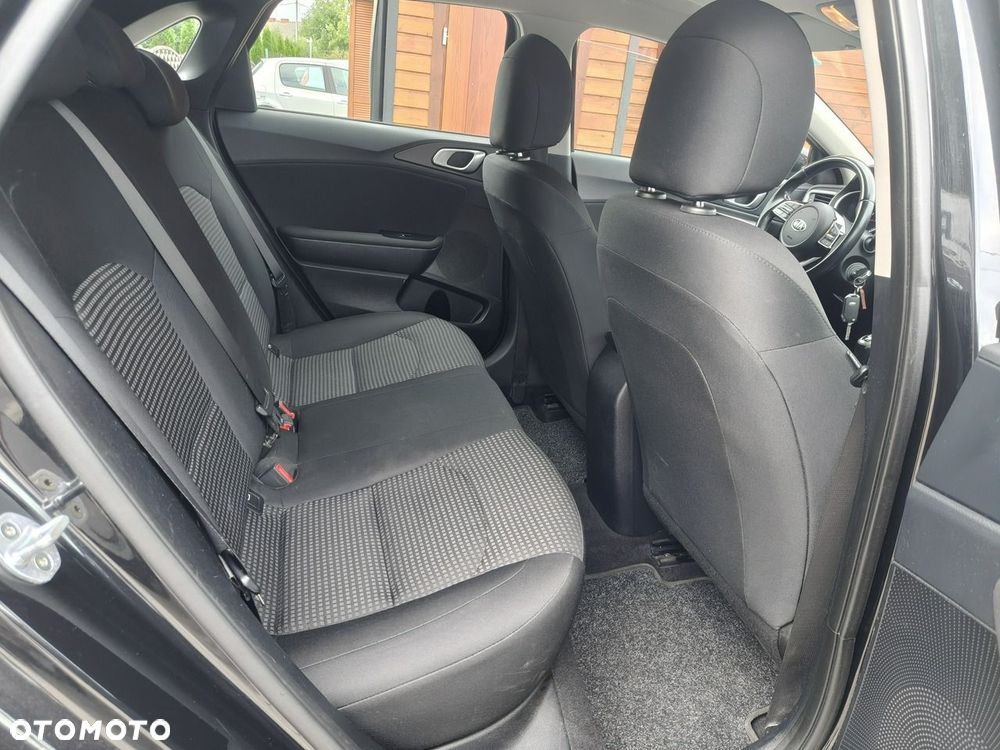 Kia Ceed - 26
