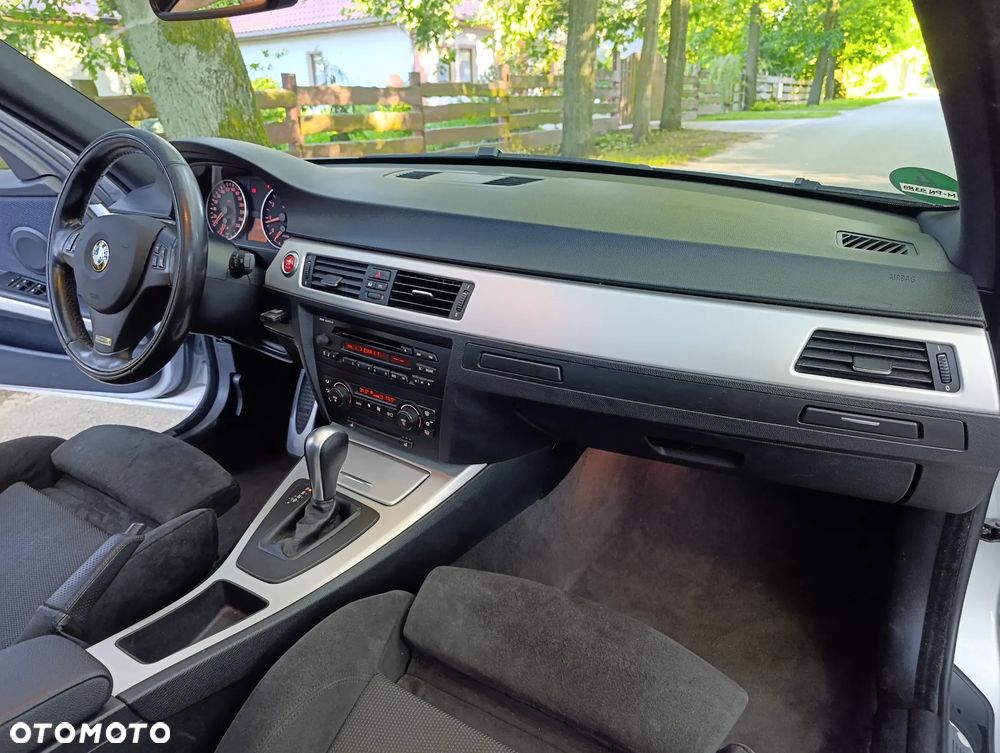 BMW Seria 3 330i - 14