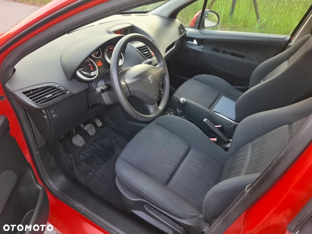 Peugeot 207 1.4 Trendy - 31