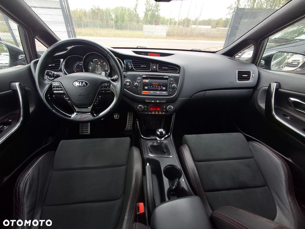 Kia Ceed 1.6 T-GDI GT - 11