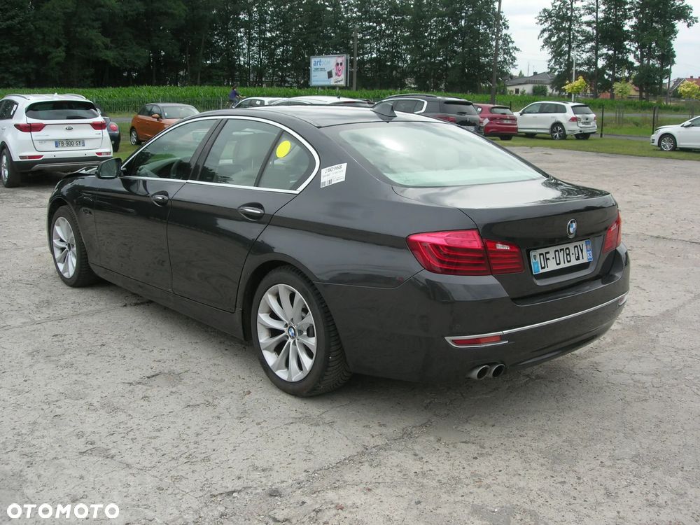 BMW Seria 5 525d xDrive Sport-Aut Luxury Line - 3
