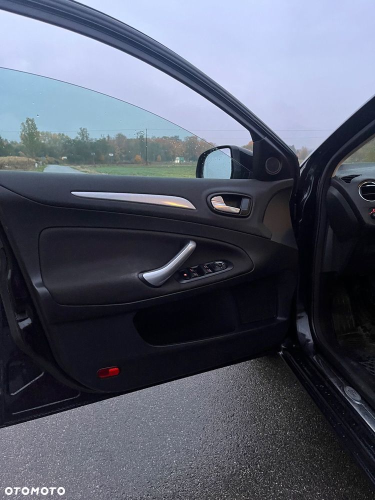 Ford Mondeo 1.8 TDCi Trend - 14