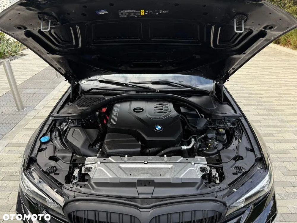BMW Seria 3 330i xDrive M Sport - 13