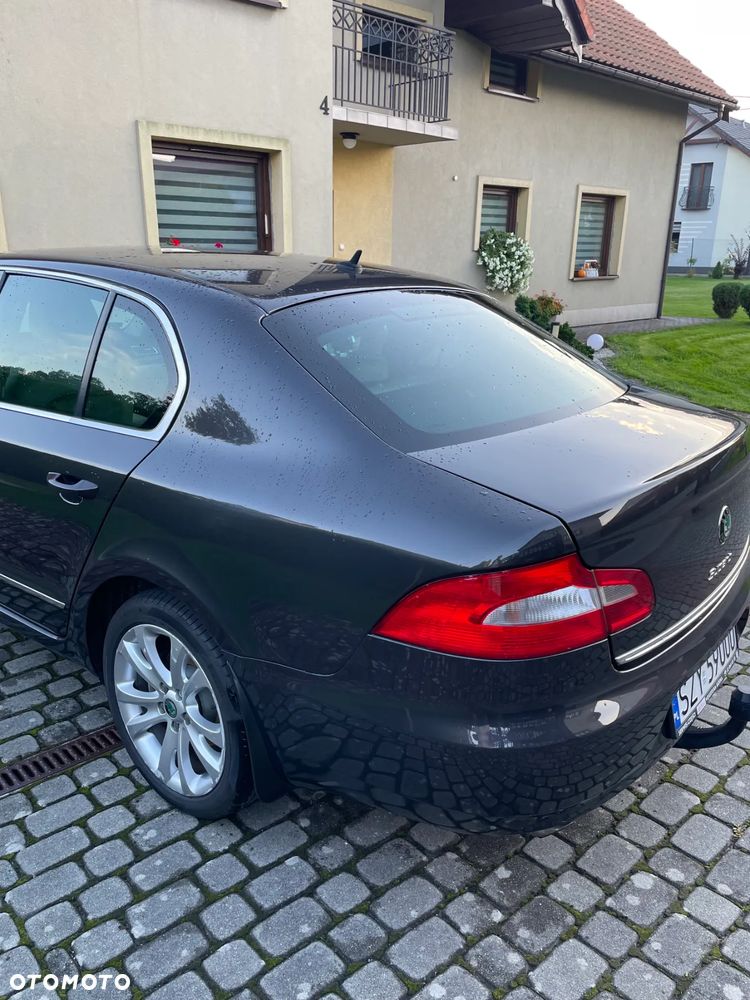 Skoda Superb 2.0 TDI L&K DSG - 19