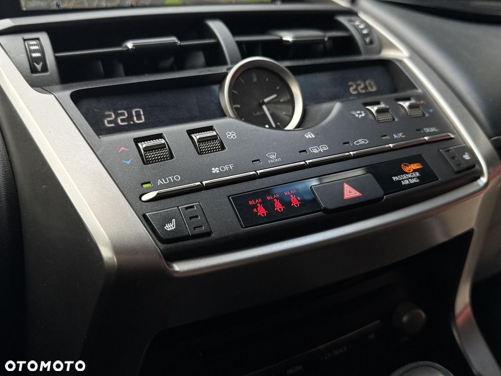 Lexus NX 300h Elegance AWD - 24