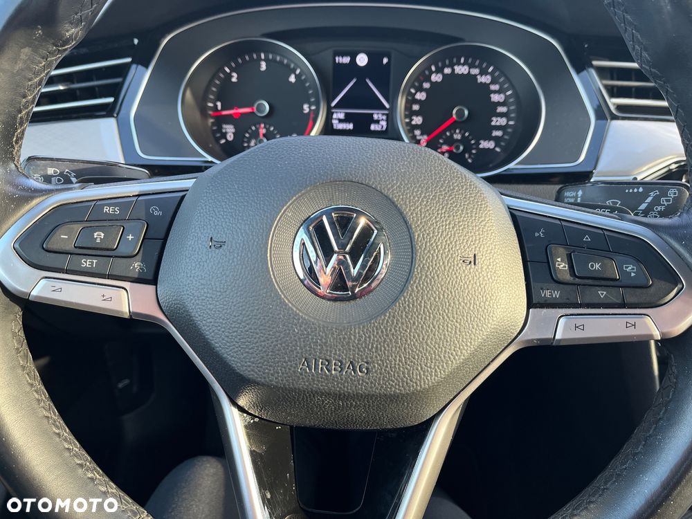 Volkswagen Passat 1.6 TDI SCR DSG Business - 16