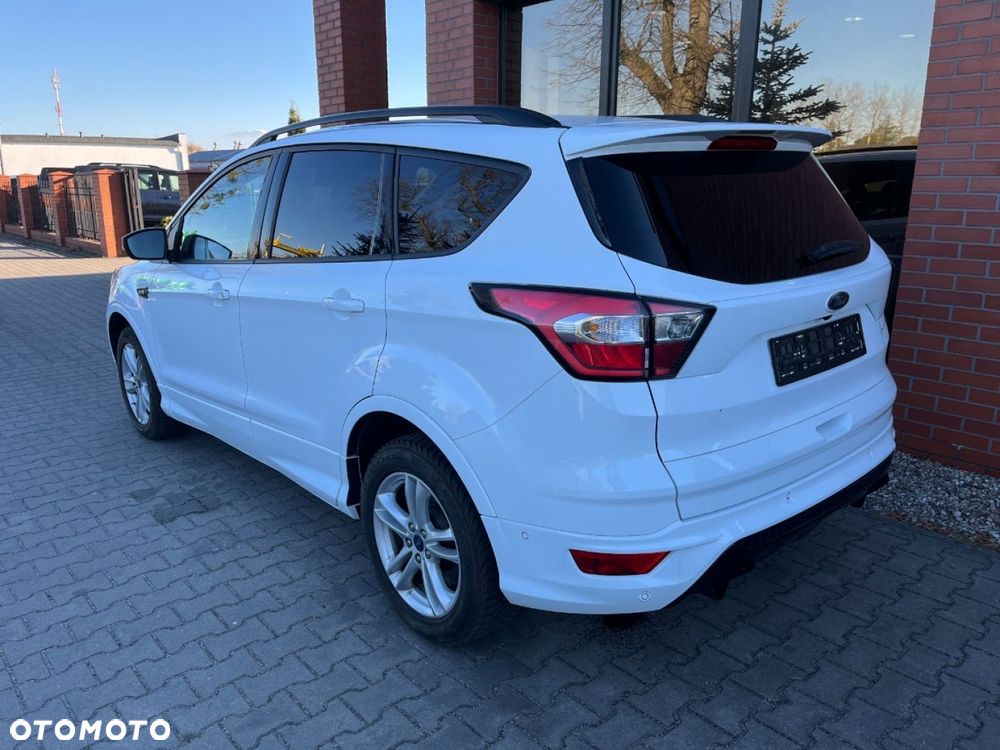Ford Kuga 1.5 EcoBoost 2x4 ST-Line - 3