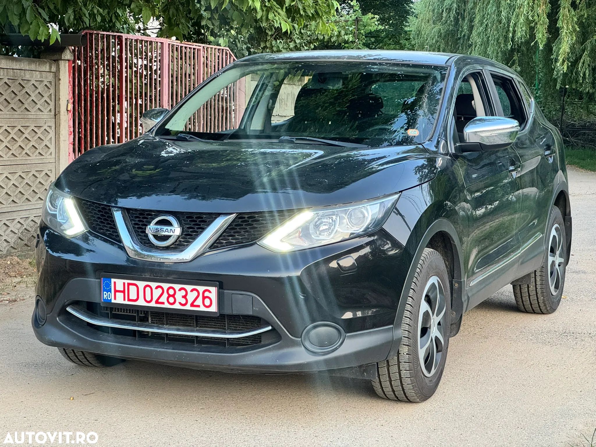 Nissan Qashqai 1.2 DIG-T ACENTA - 1