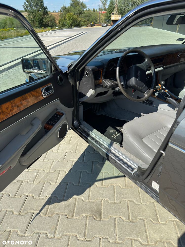 Jaguar XJ - 3