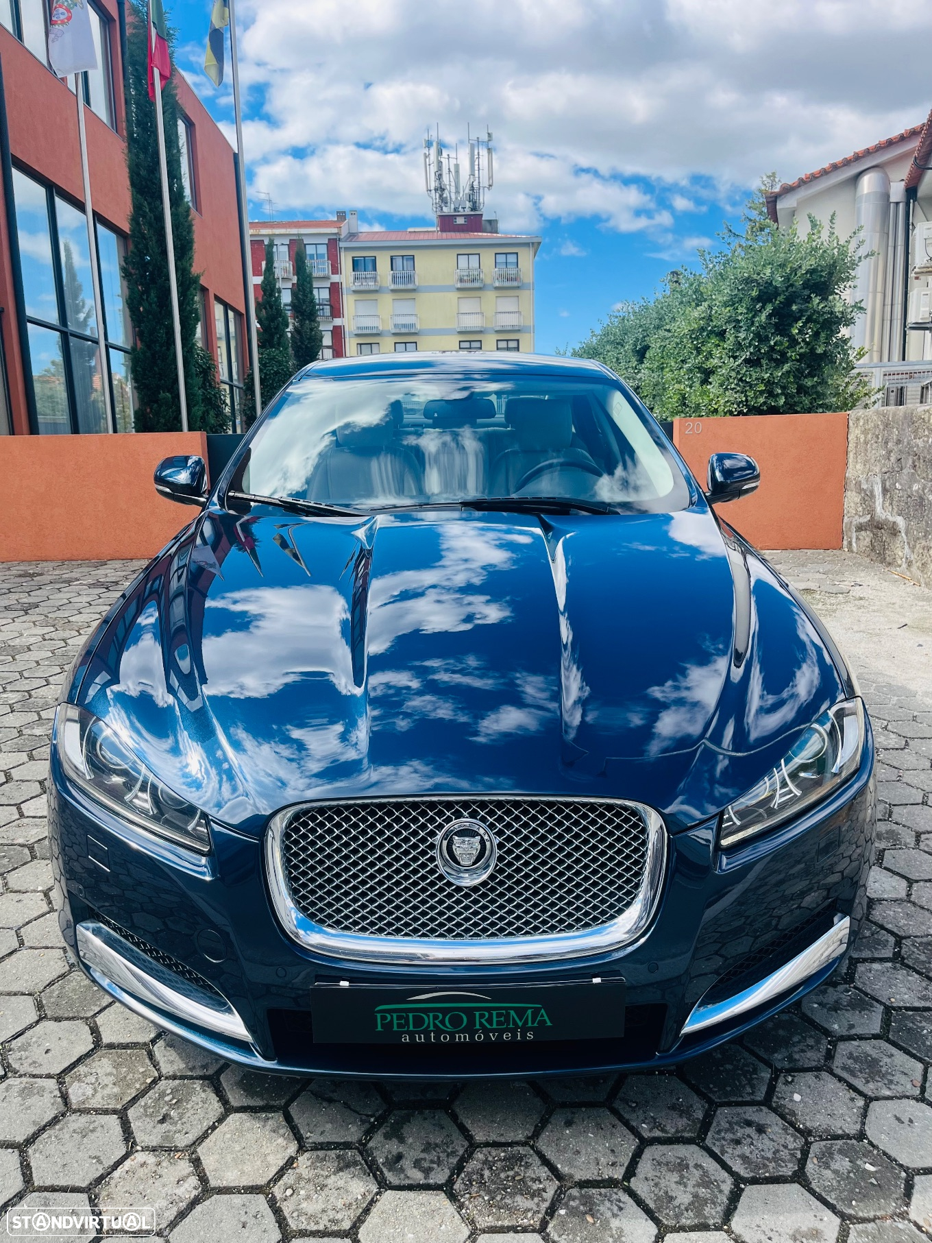 Jaguar XF 2.2 D Luxury - 2