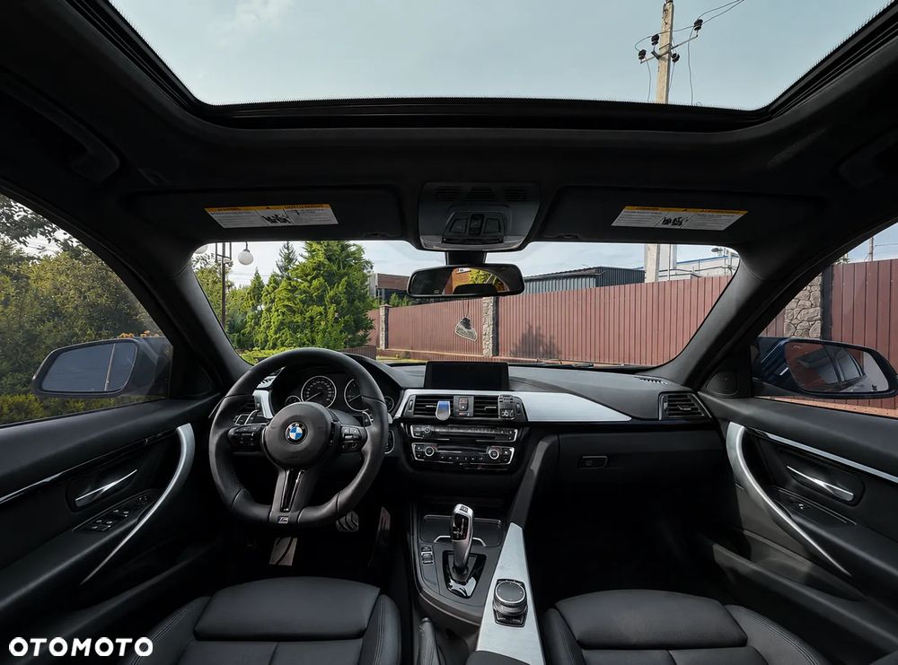 BMW Seria 3 330i M Sport - 14