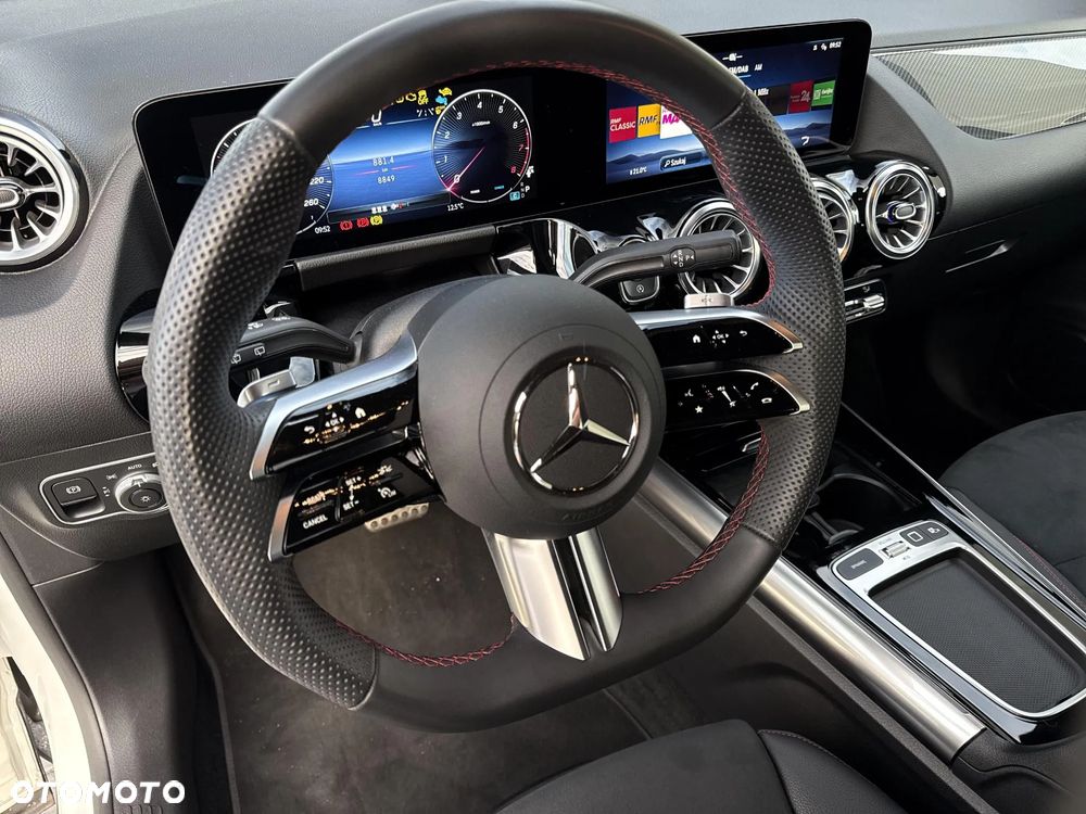 Mercedes-Benz GLA 200 AMG Line - 13