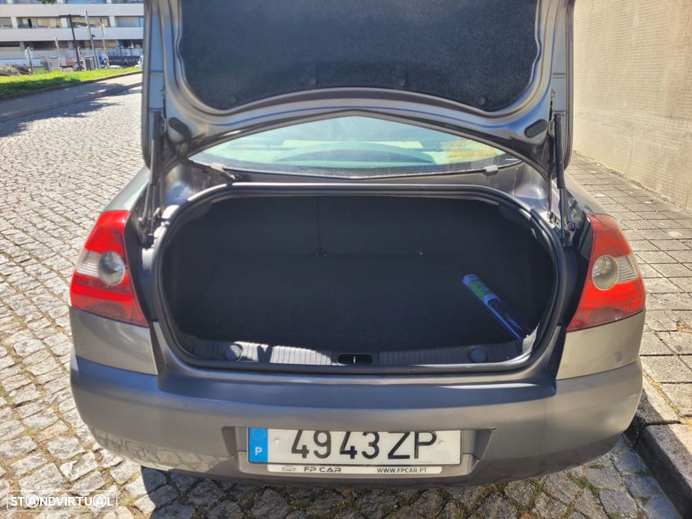 Renault Mégane 1.4 Confort Privilége - 2