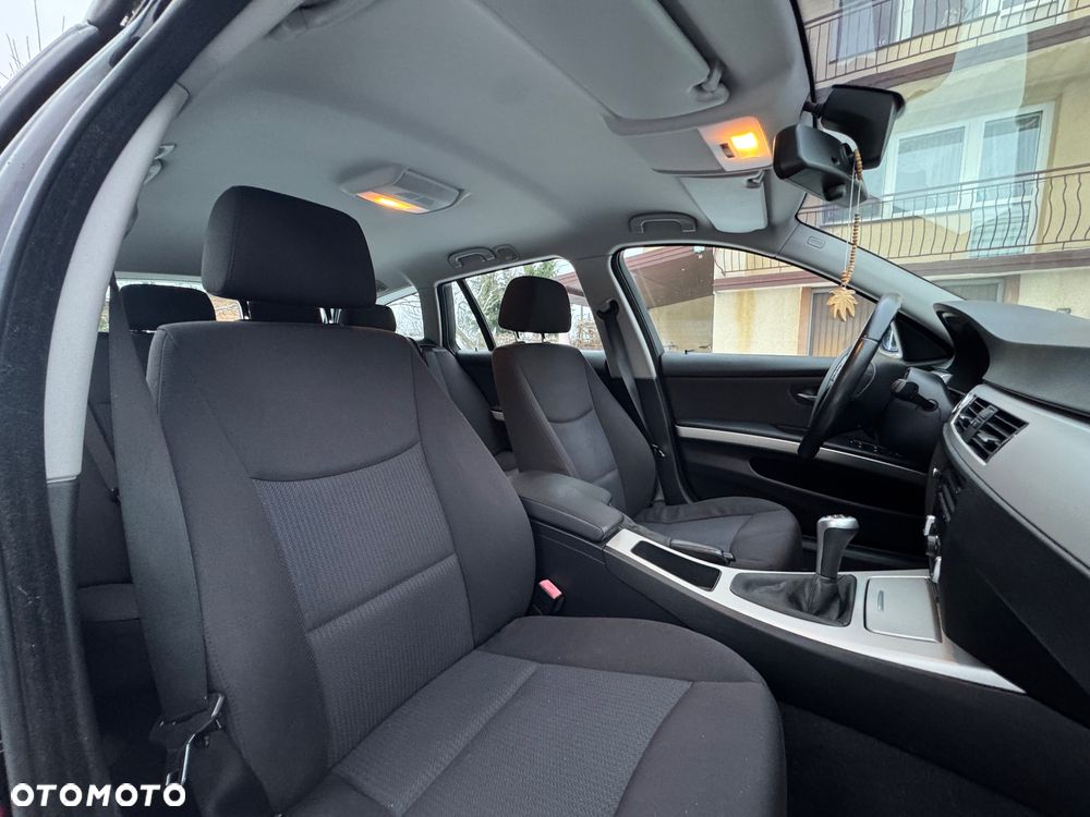 BMW Seria 3 318i Edition Lifestyle - 35