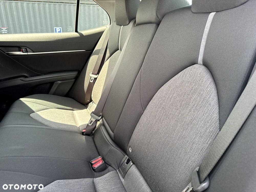 Toyota Camry 2.5 Hybrid Comfort CVT - 15