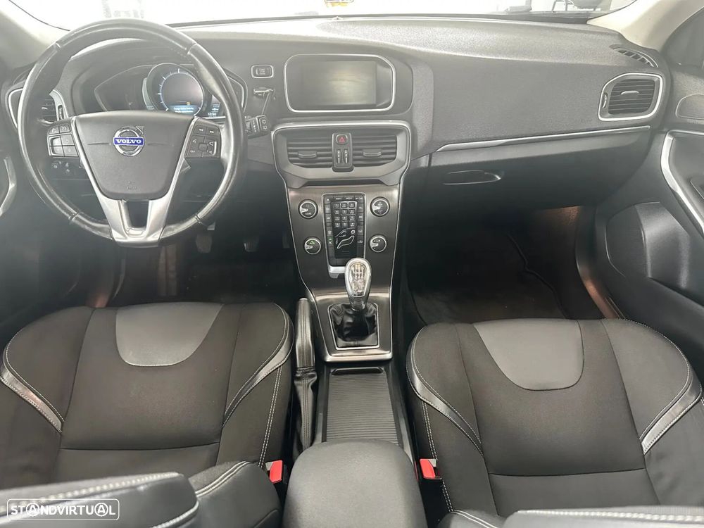 Volvo V40 Cross Country - 30