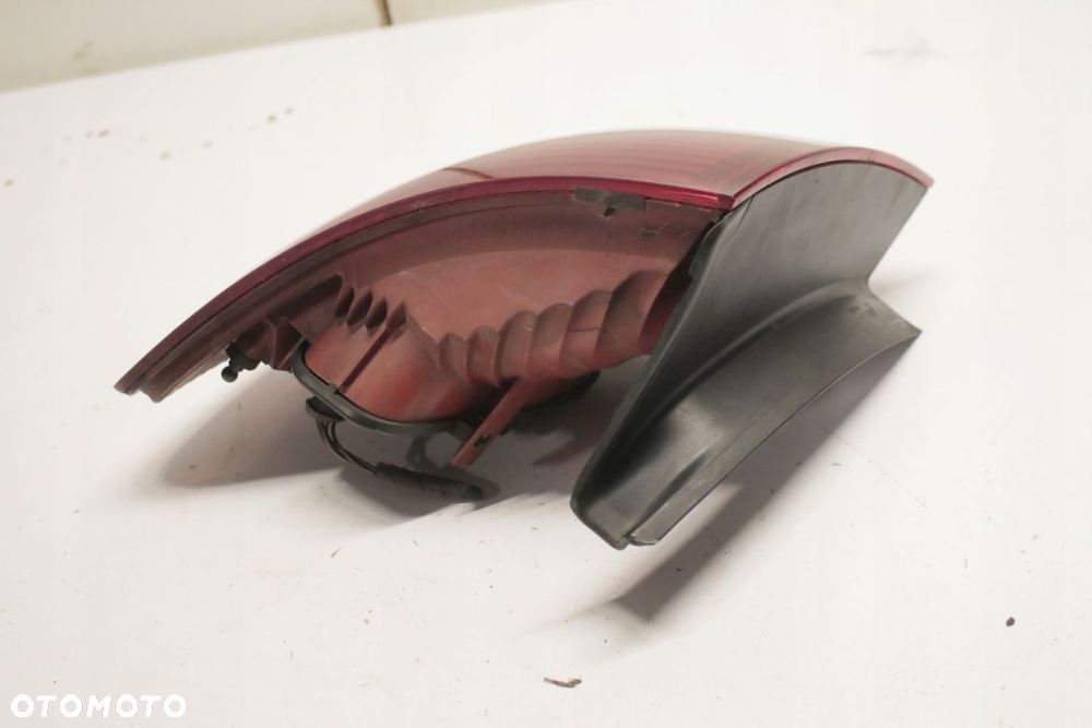 lampa prawy tył Audi A6 C6 kombi - 4