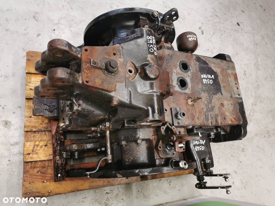 Mechanizm różnicowy Valtra 8950 {Tył} - 4
