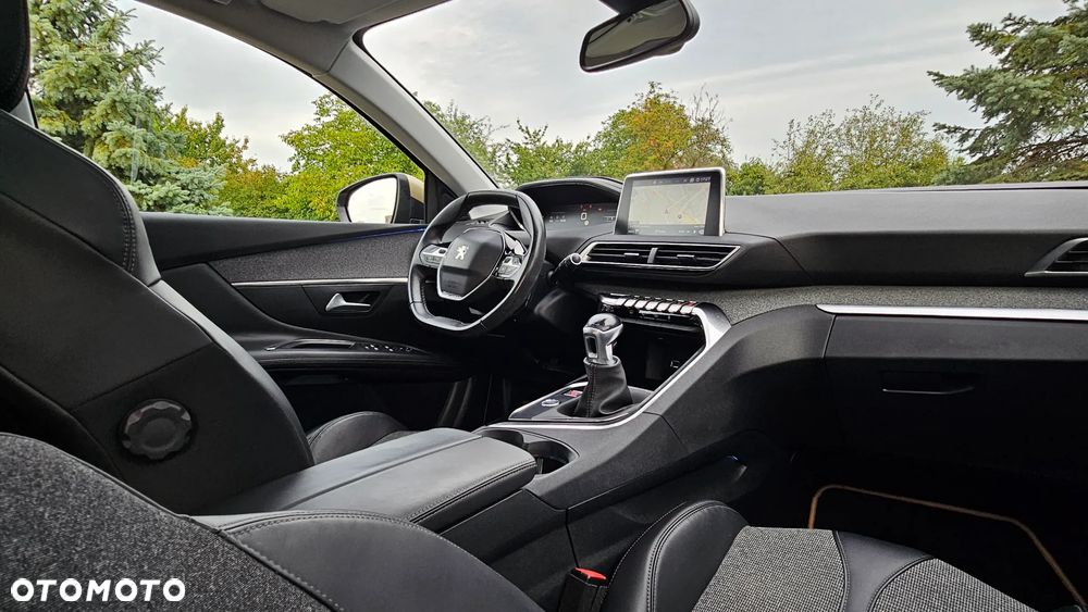 Peugeot 3008 1.2 PureTech Allure - 18