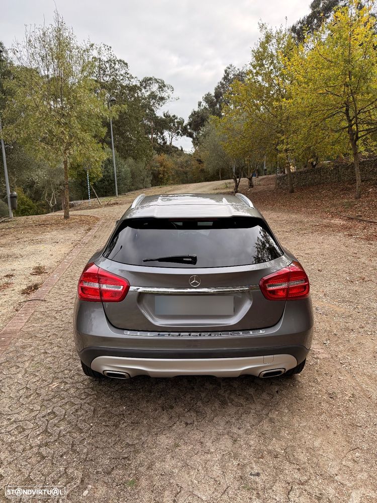 Mercedes-Benz GLA 180 d Urban - 4