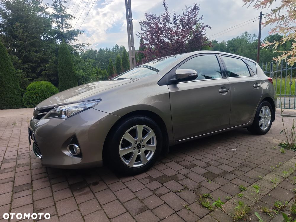 Toyota Auris 1.6 Premium - 4