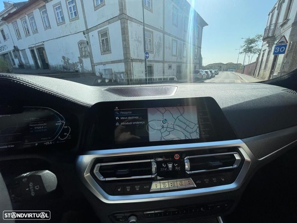 BMW 330 e Pack M Auto - 30