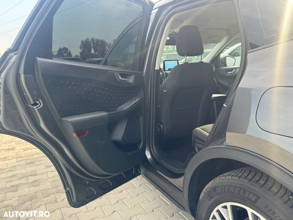 Ford Kuga 1.5 TDCi 2x4 Aut. Titanium - 23